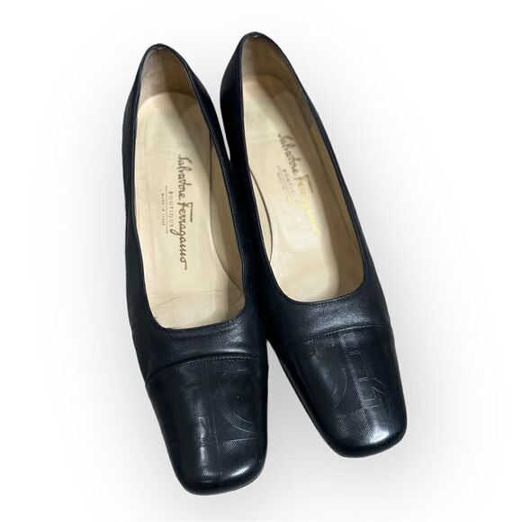 Salvatore Ferragamo Soft Black Leather Patent Embossed Toe Cap Block Heels - 9.5 - Picture 1 of 15